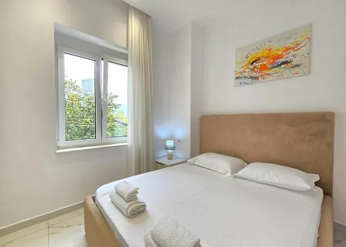 Lejlighed Center Unit For Rent